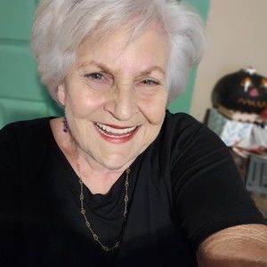 Meet your Posher, Mae